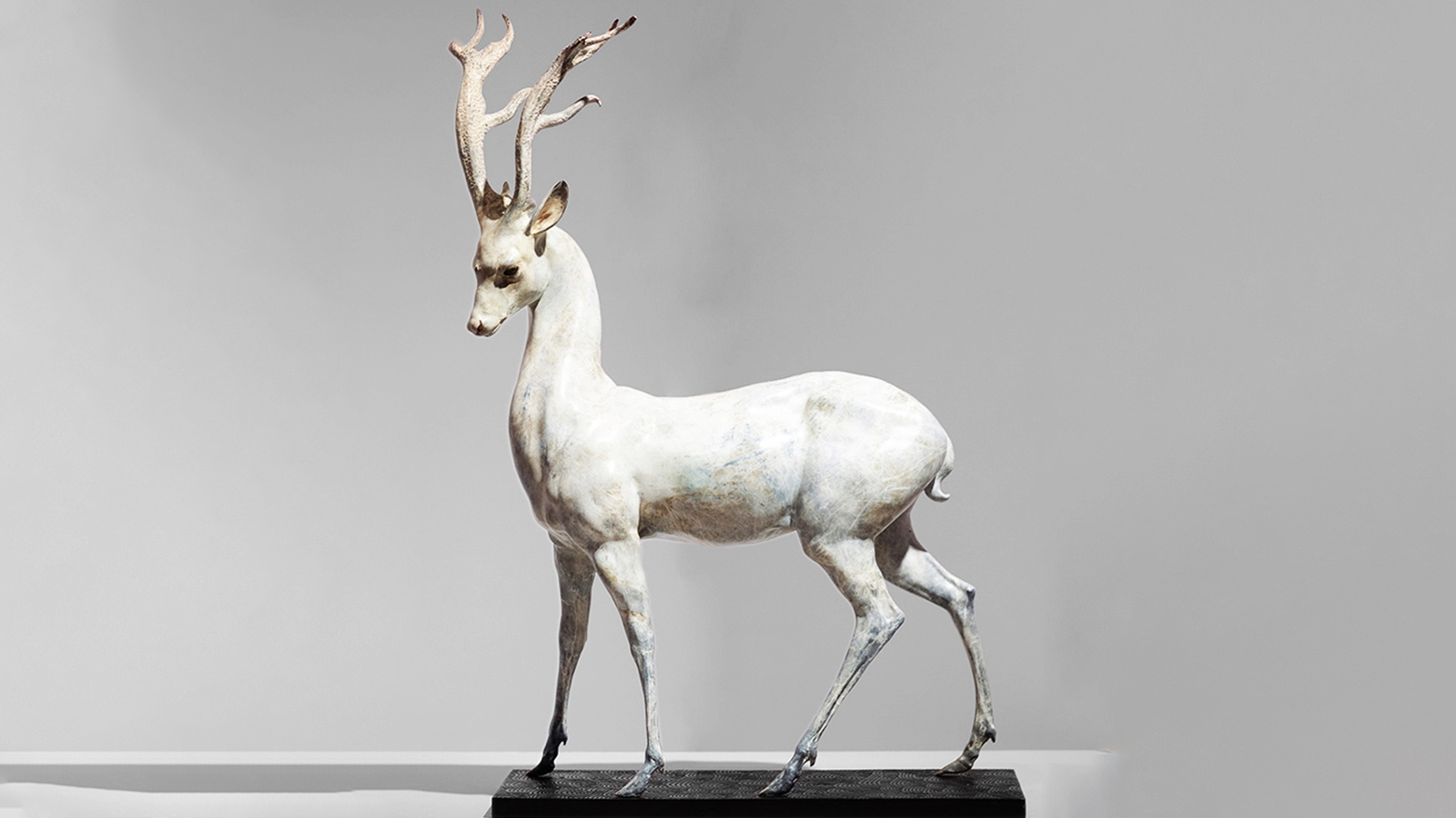 鹿主題雕塑，鹿的象征